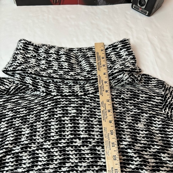 Calvin Klein cozy cowl neck oversized sweater - Picture 7 of 10